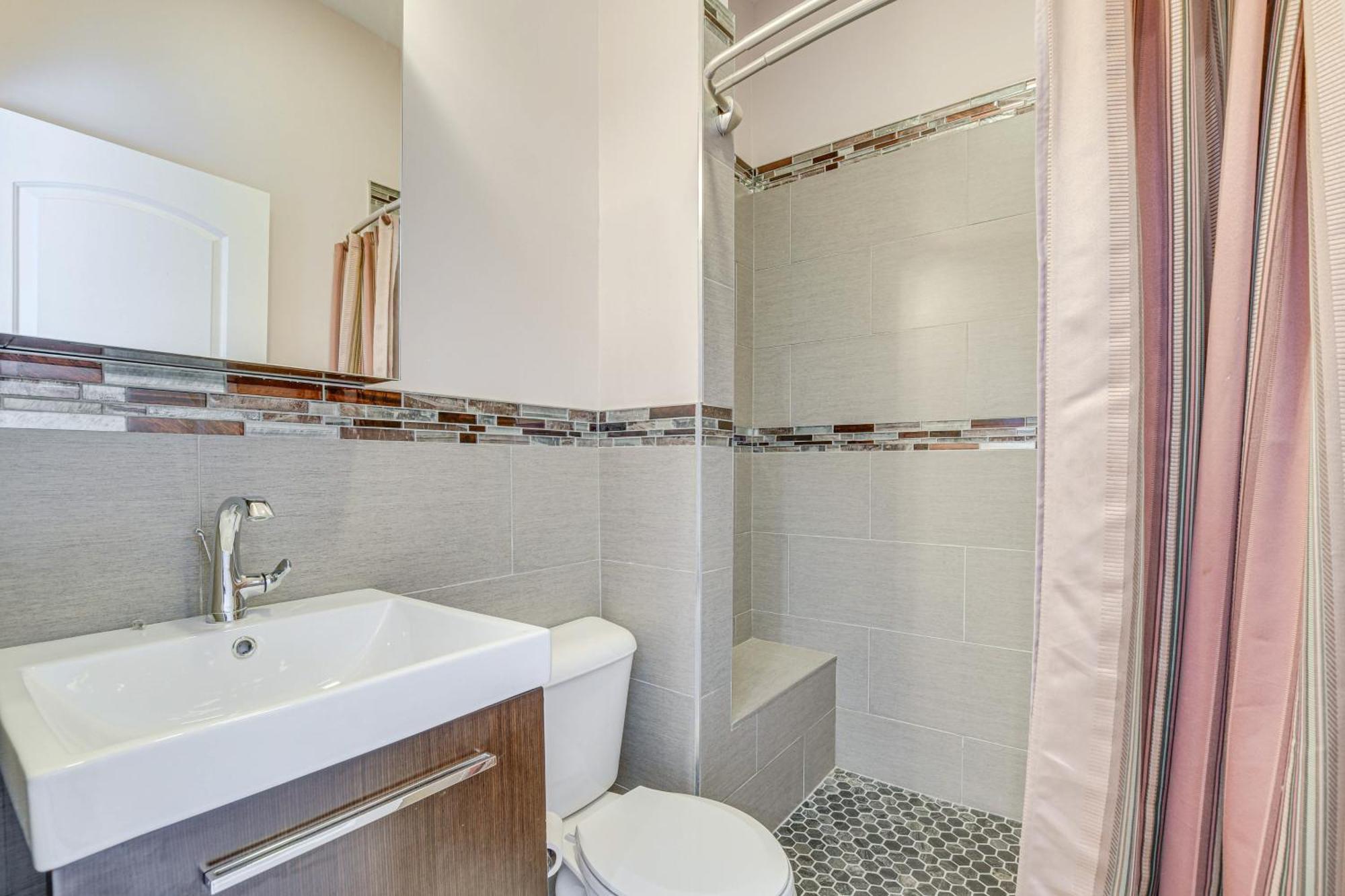 Spacious Condo With Deck About 3 Mi To Downtown Chicago! Exterior foto